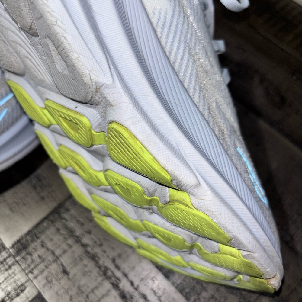Hoka Women's Clifton 9 sneakers SZ Women's 10D WIDE - Picture 14 of 16